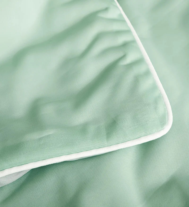 Cooling Blanket for Bed Silky Air Condition Comforter Lightweight Cooled Summer Quilt with Double Side Cold & Cooling Fabric
to make summer nights cooler and better.